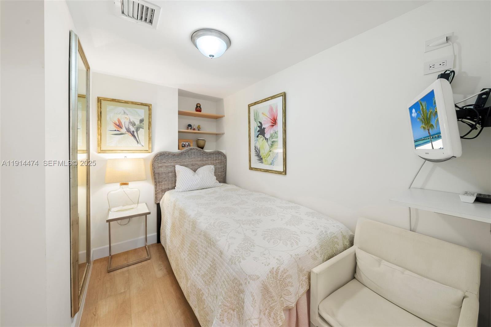 ISLAND HOUSE APT INC - CO - Residential