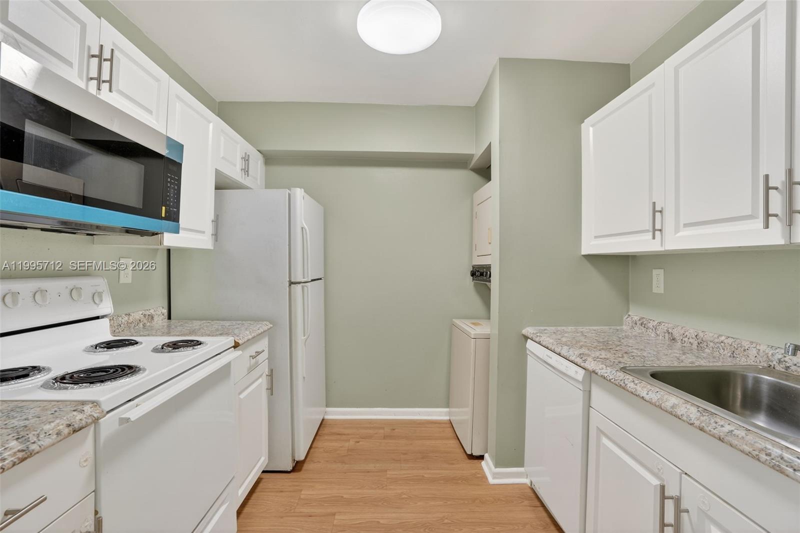 LAGUNA CLUB EAST CONDO - Residential