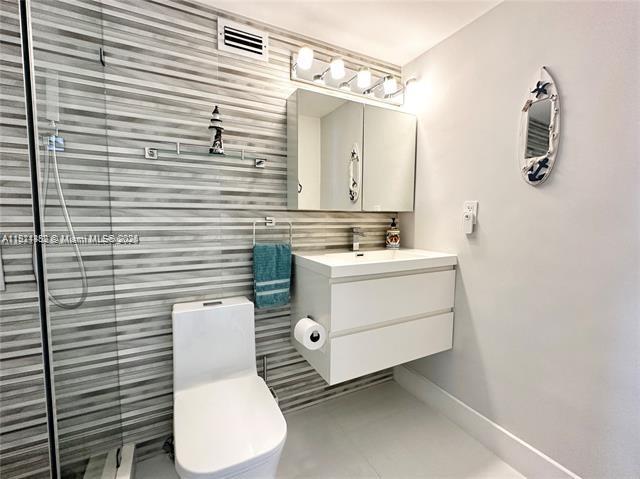 WAVE CONDO - Residential Lease