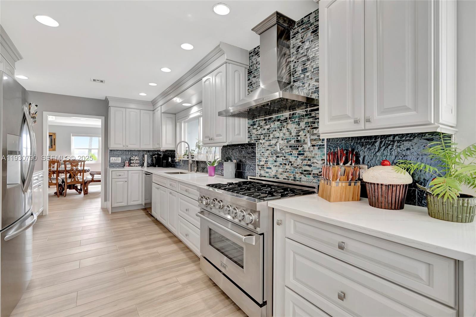 RESUBDIVISION OF 9/10-37- - Residential