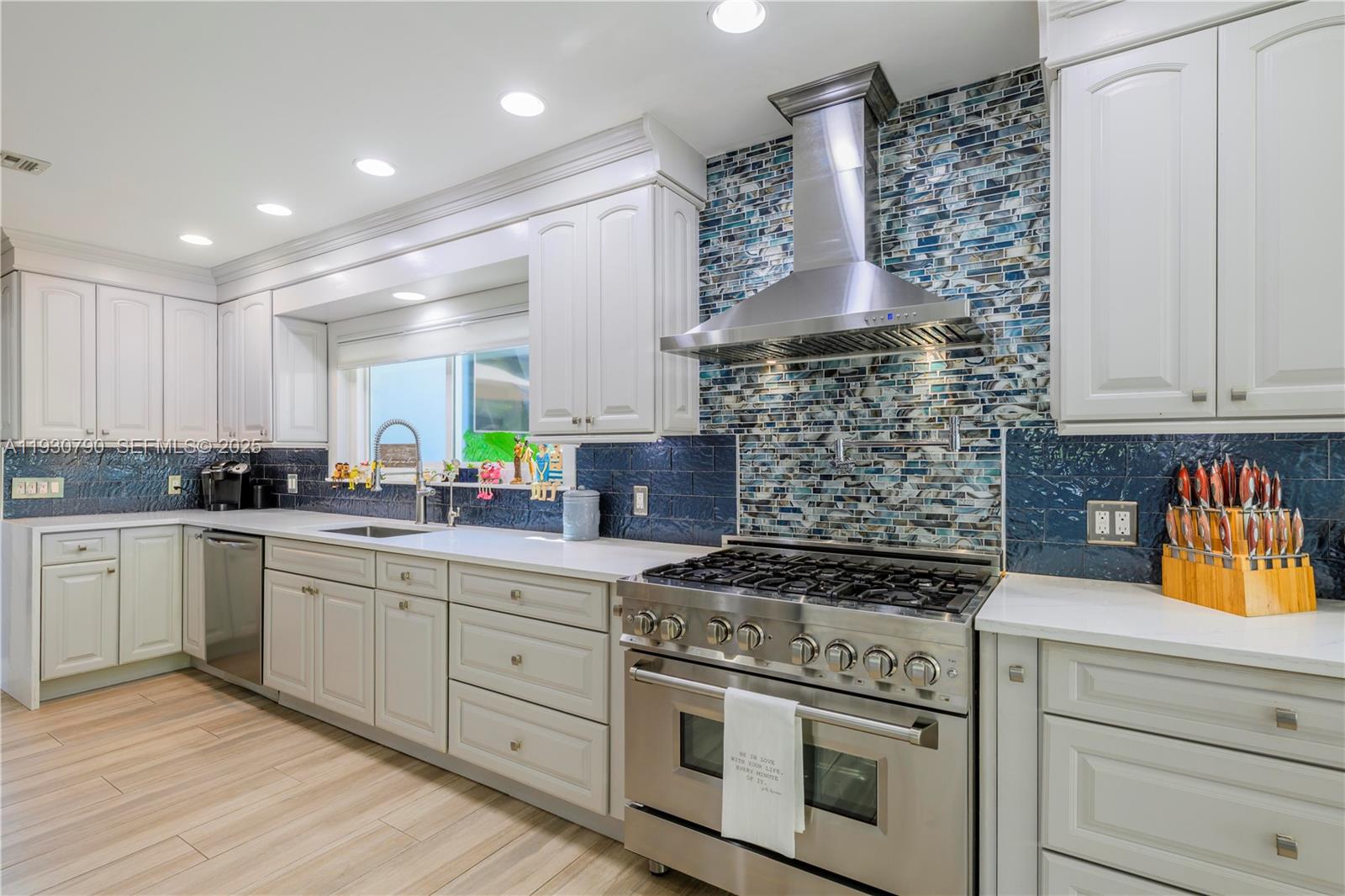 RESUBDIVISION OF 9/10-37- - Residential