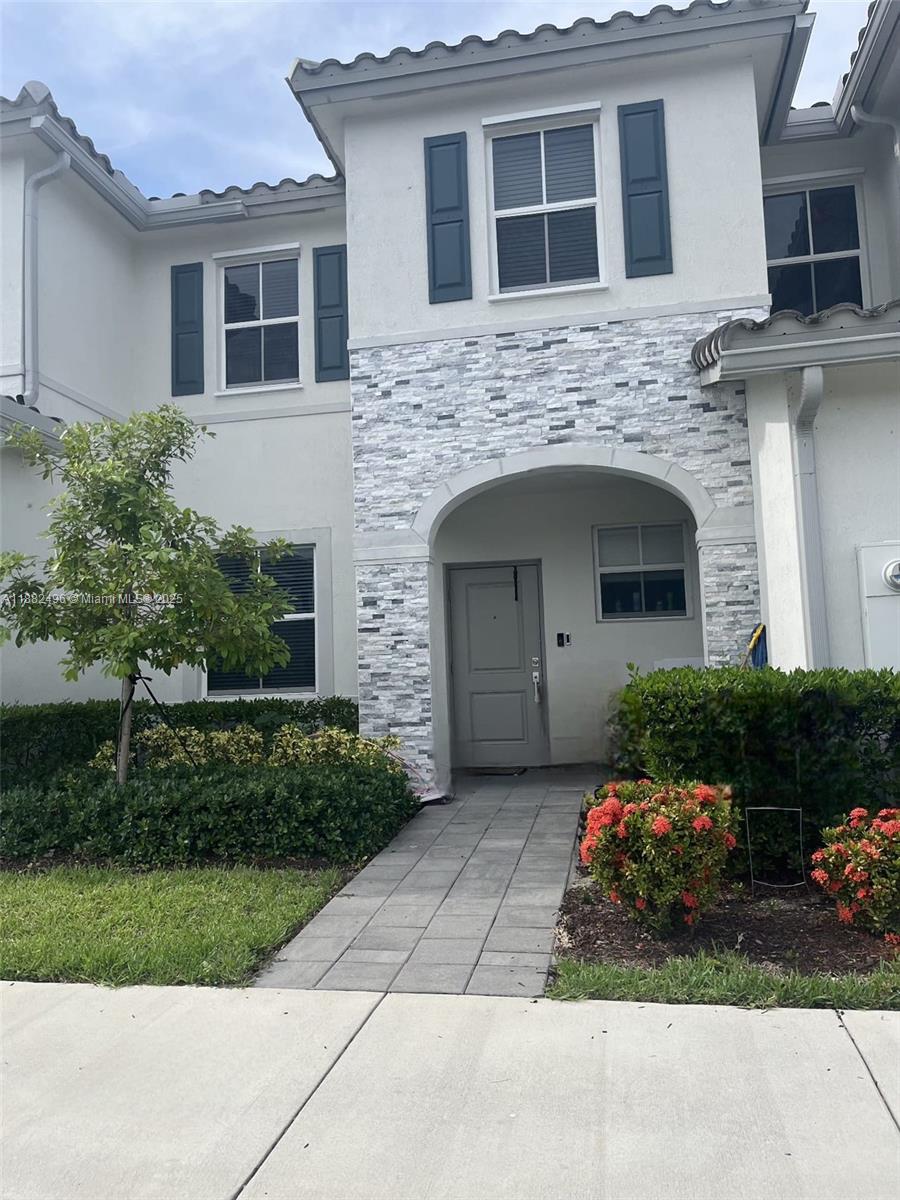 Beautifully updated townhouse in Homestead, FL, conveniently located right off Turnpike Exit 2. Freshly painted and move-in ready, these spacious home offers **3 bedrooms, 2.5 bathrooms, a private patio**, and **2 assigned parking spaces**. With the **lowest price in the area** and a **highly motivated seller**, this is the perfect opportunity for first-time buyers or investors. Don't miss out on this well-located property just minutes from shops, schools, and major highways.