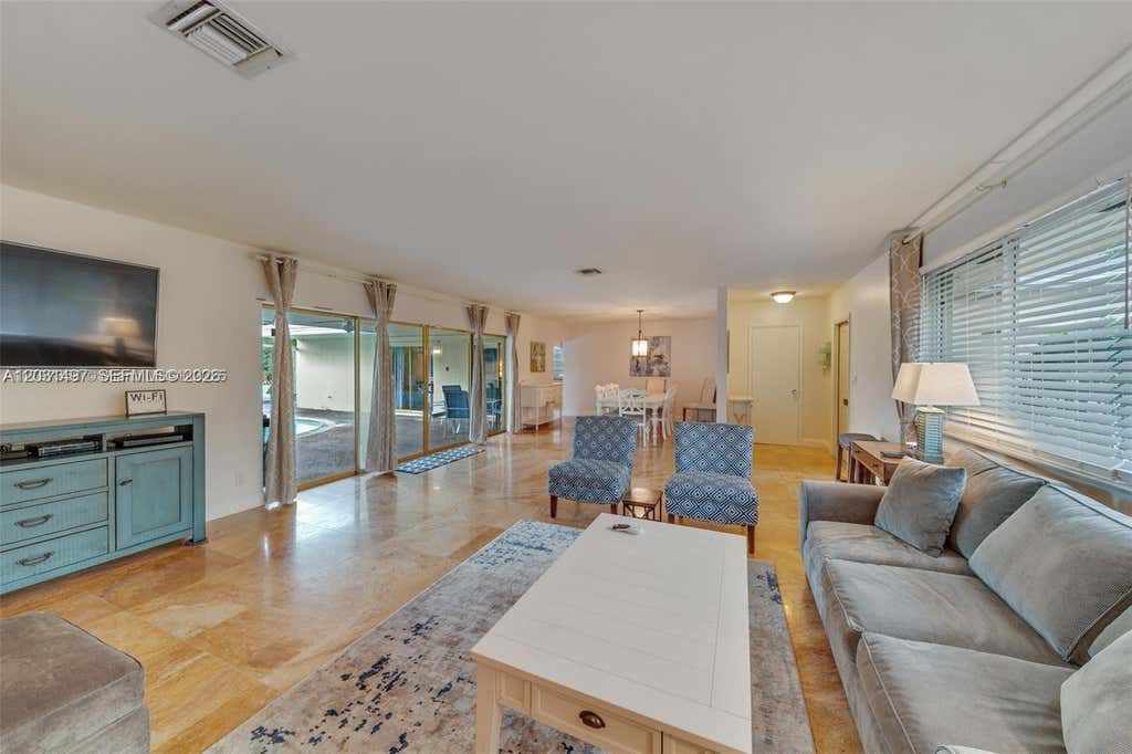 Photo of 4410 N Buchanan St, Hollywood, FL 33021 (MLS # A12031497)