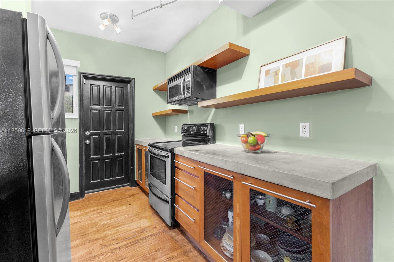 BEACHWAY CONDO - Residential