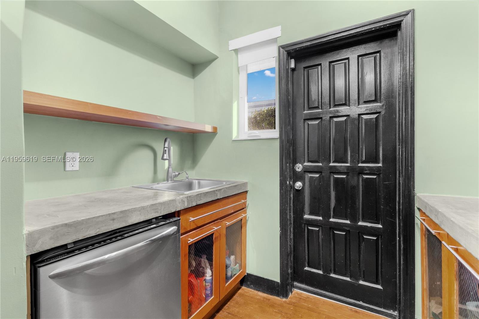 BEACHWAY CONDO - Residential