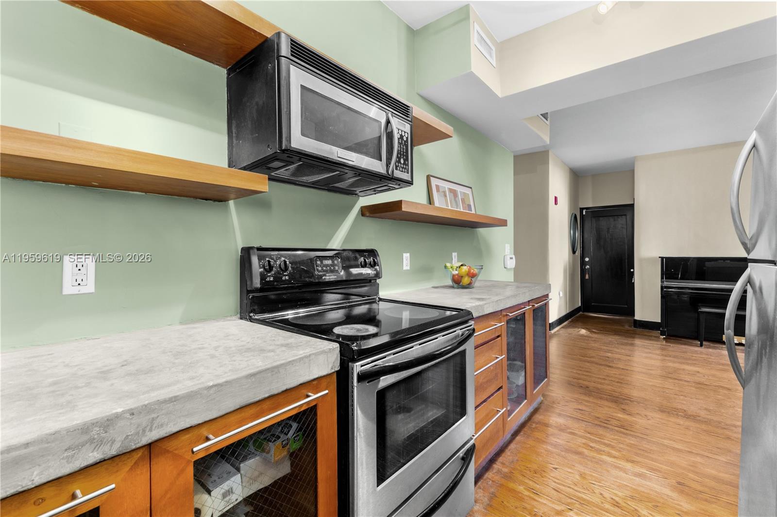 BEACHWAY CONDO - Residential