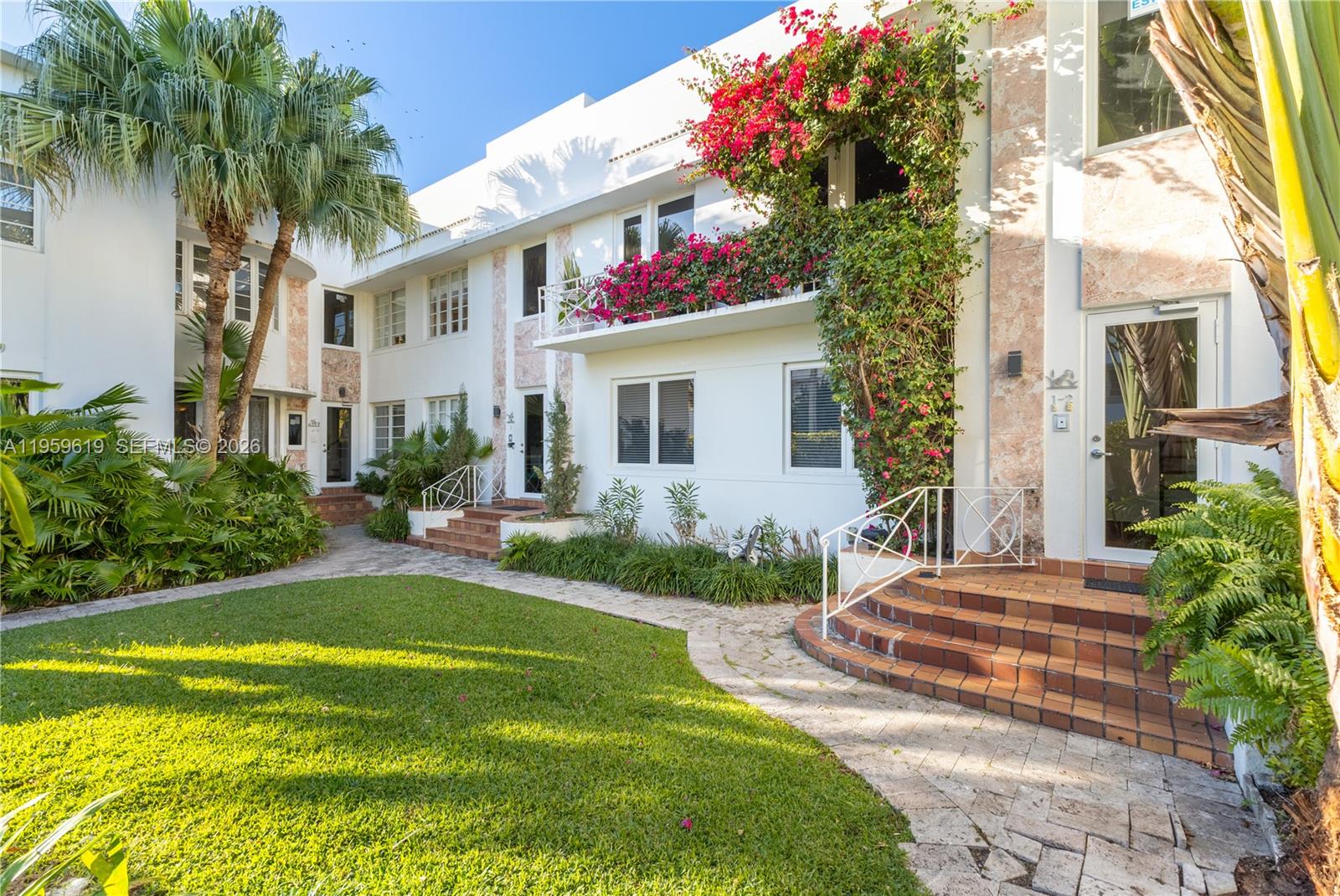 BEACHWAY CONDO - Residential