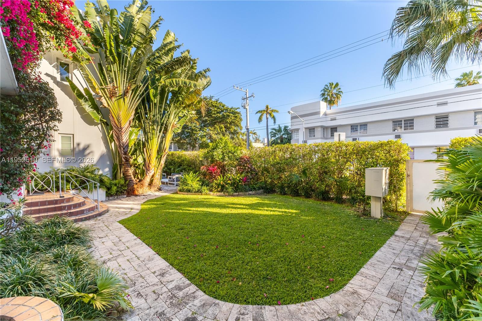 BEACHWAY CONDO - Residential