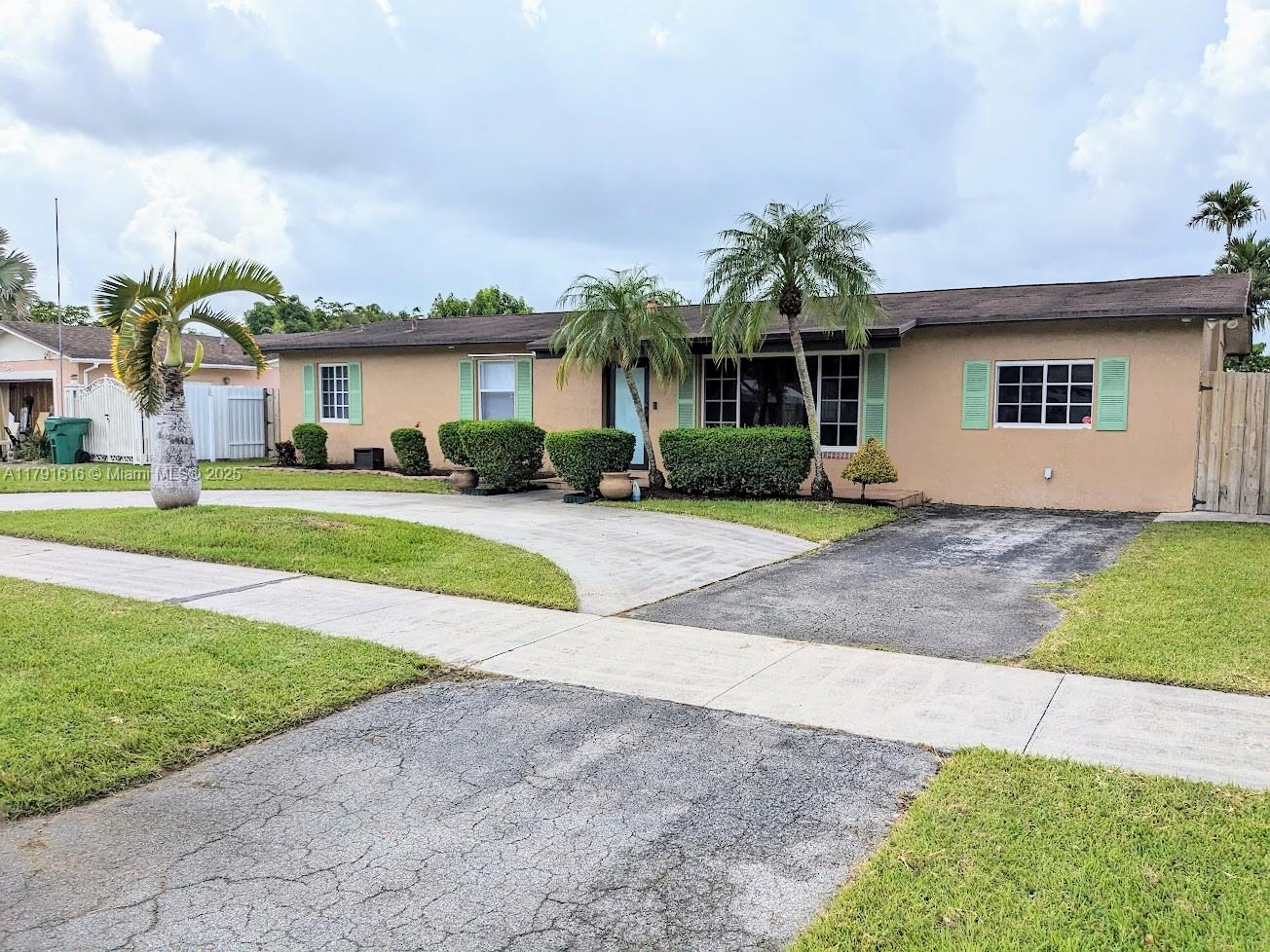 7431 Sw 135th Ave, Miami, Broward County, Florida - 3 Bedrooms  
2 Bathrooms - 