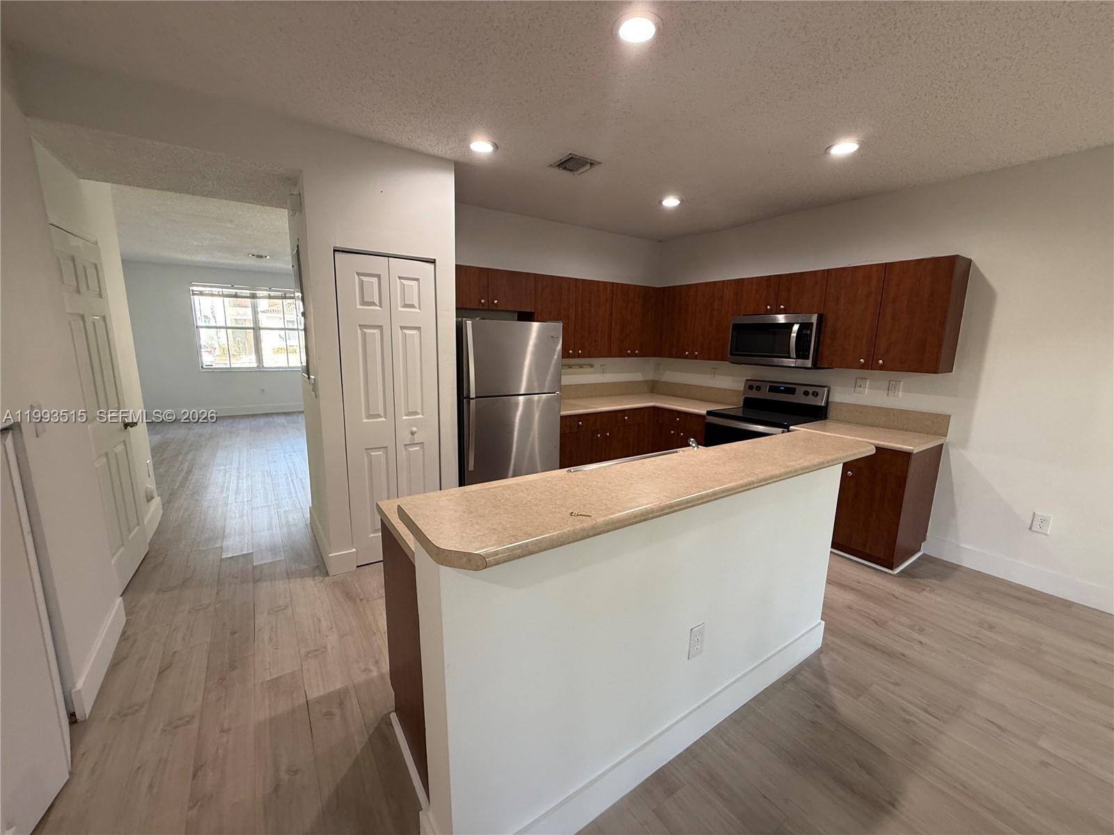 MARBELLA BAY - Residential