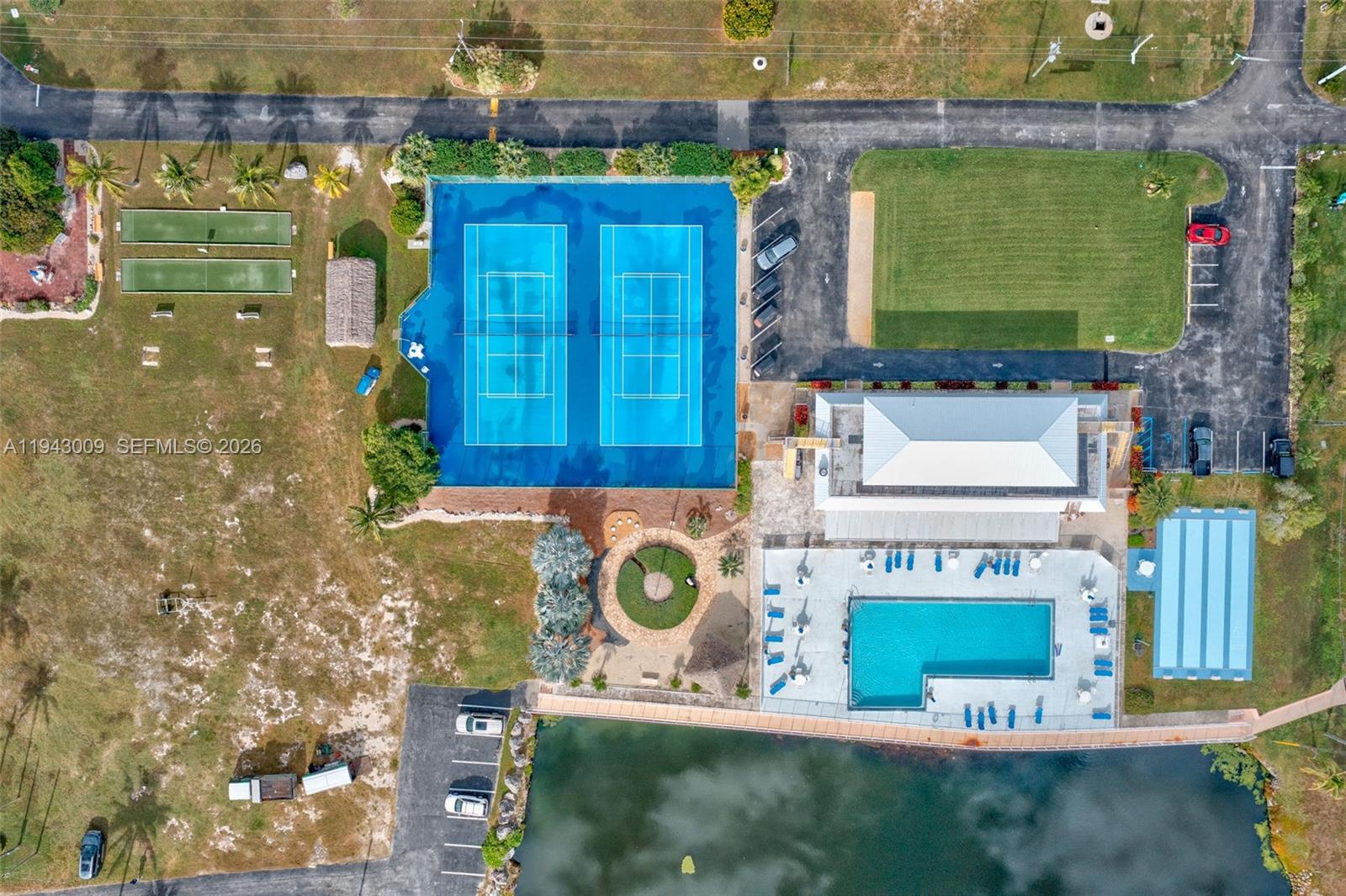 SILVER SHORES MOBILE HOMES - Residential