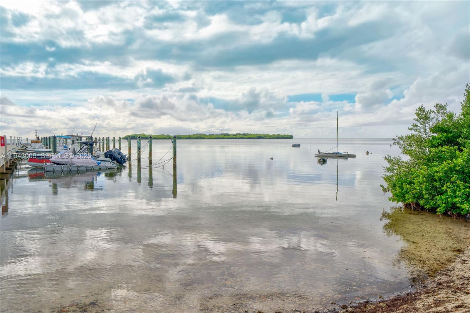 SILVER SHORES MOBILE HOMES - Residential