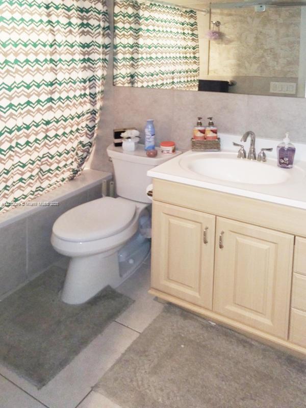 MARINER IV CONDO - Residential