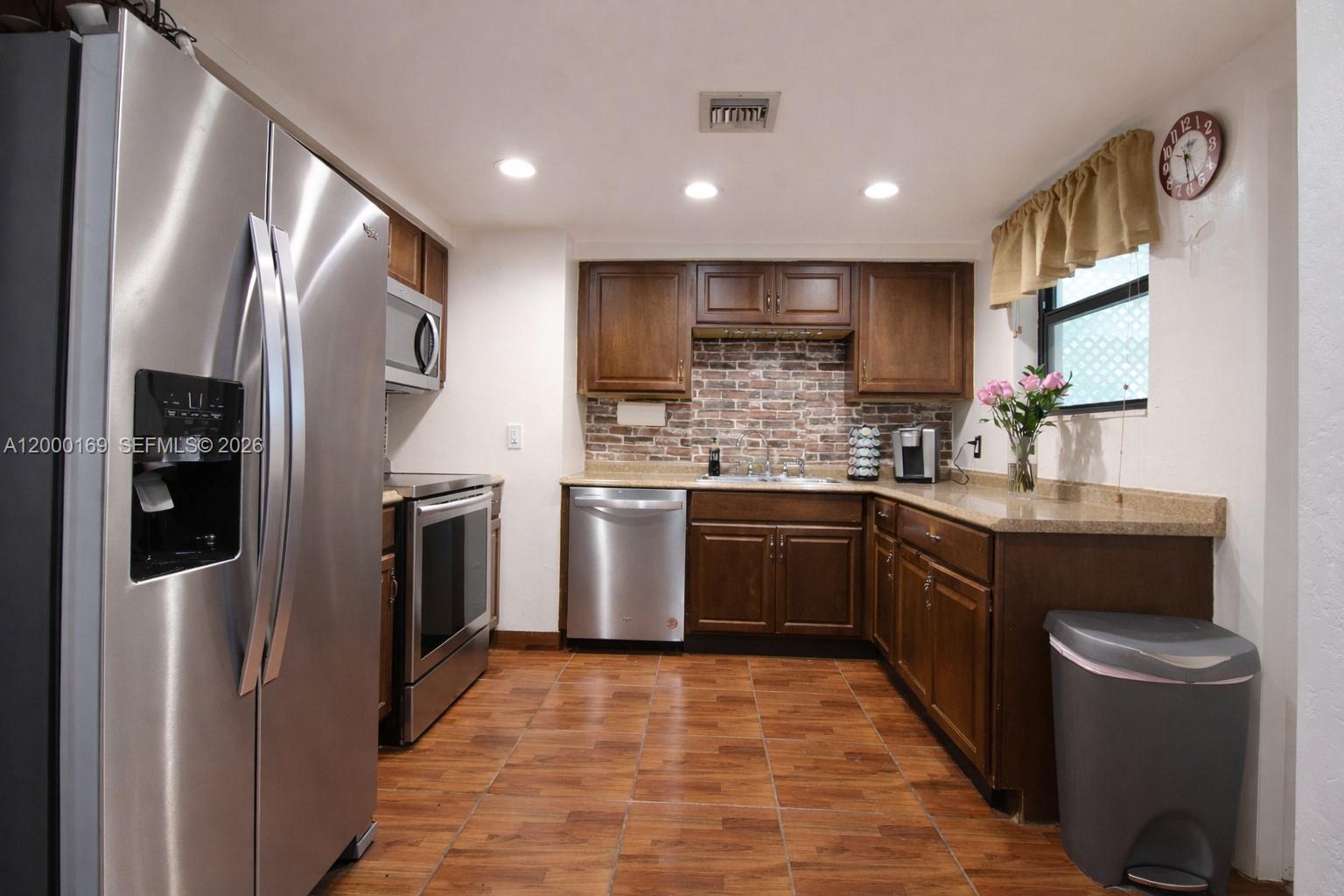 R J CLARK MANOR - Residential