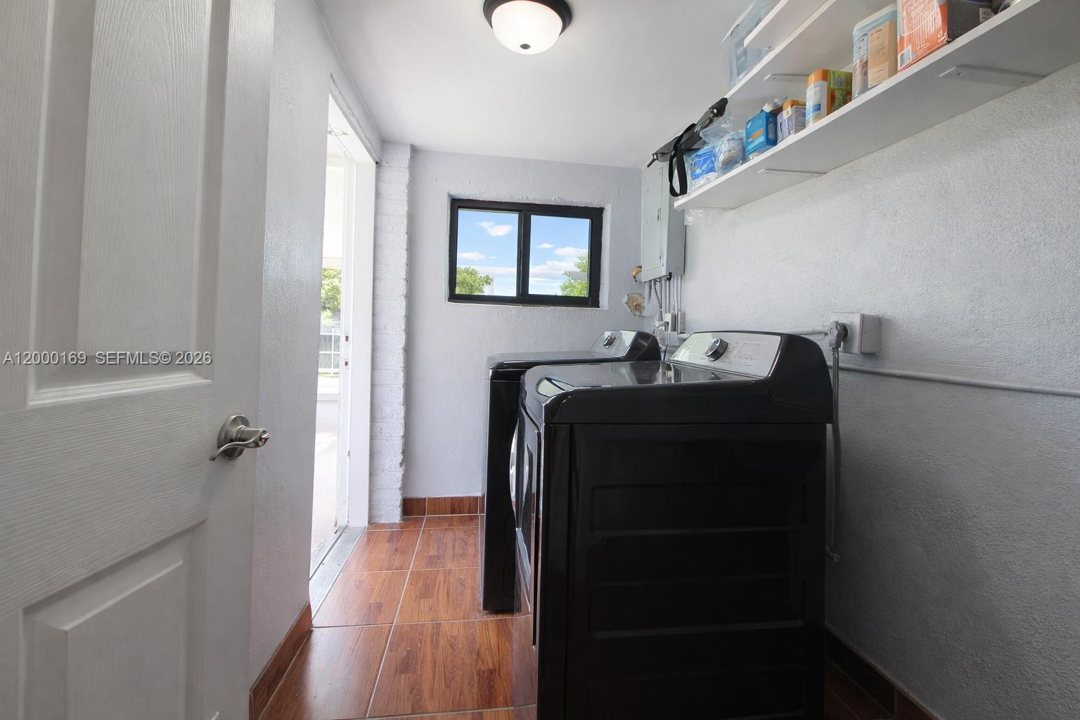 R J CLARK MANOR - Residential