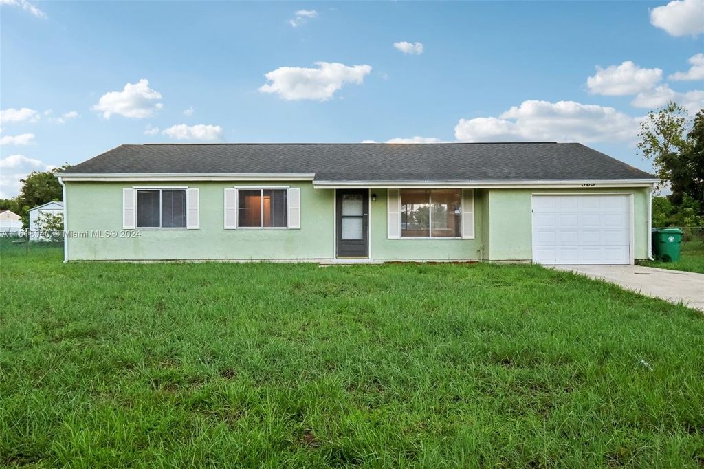 Photo of 363 SW Bridgeport Dr, Port Saint Lucie, FL 34953 (MLS # A11618040)