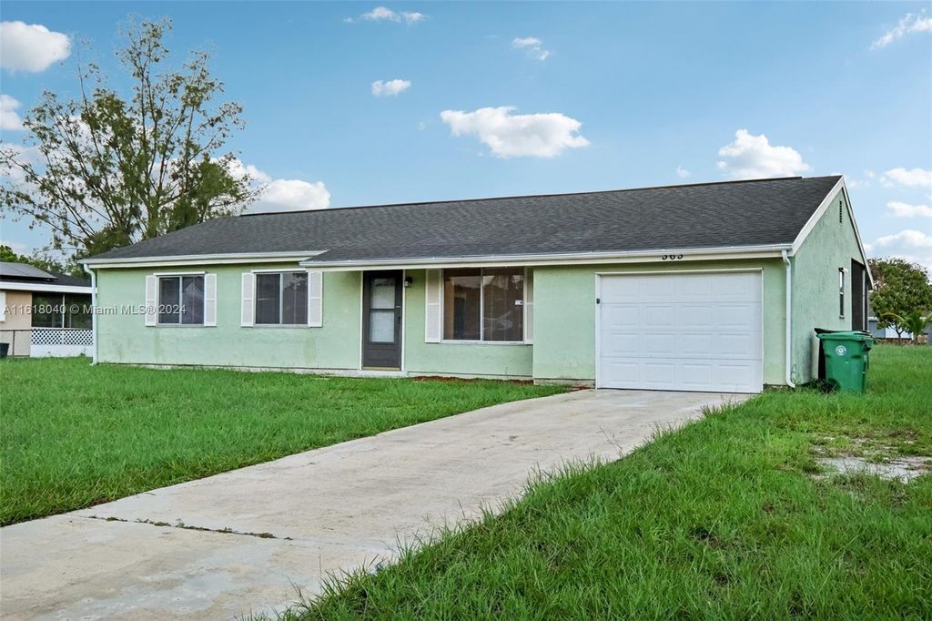 Photo of 363 SW Bridgeport Dr, Port Saint Lucie, FL 34953 (MLS # A11618040)