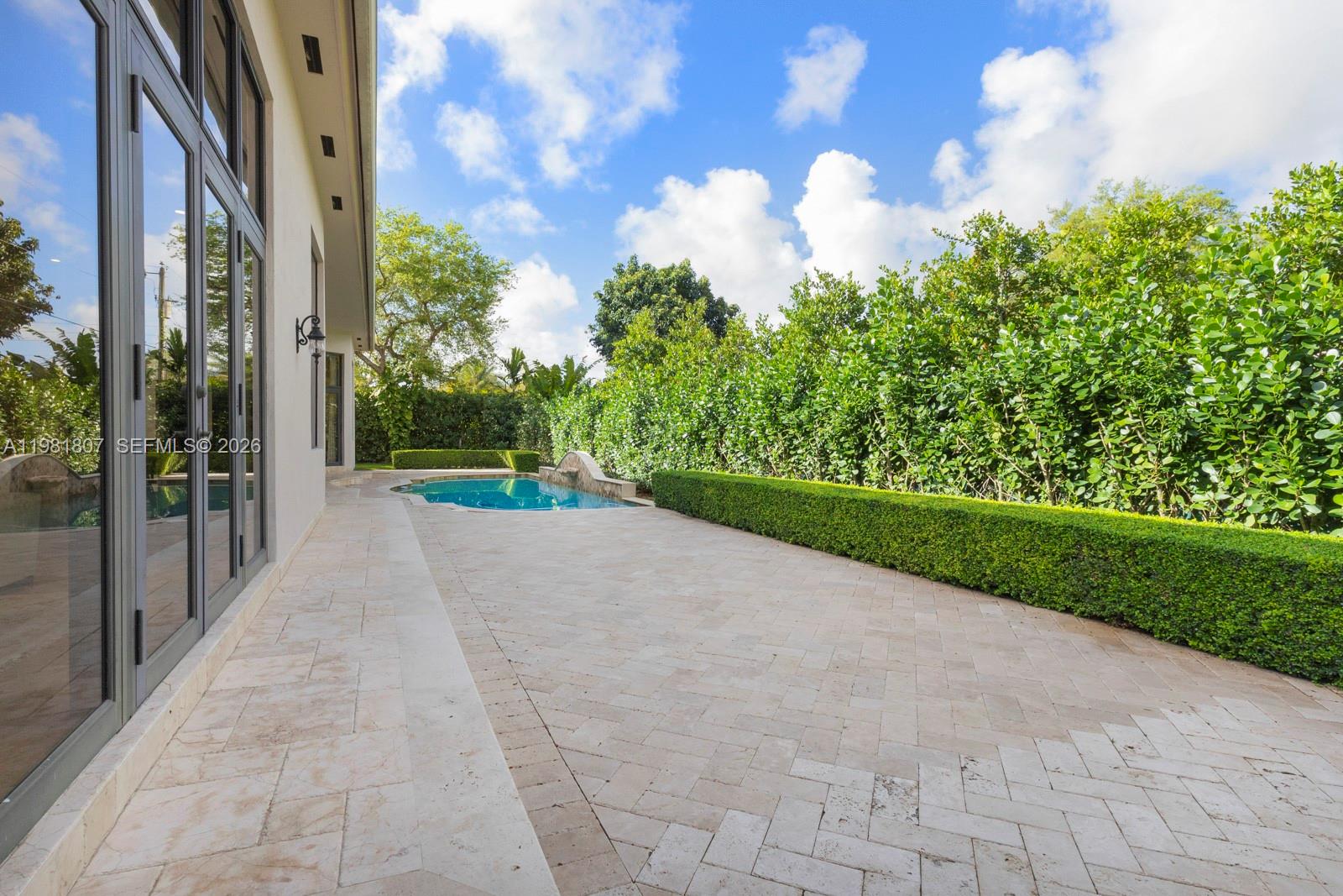 PALM MIAMI AMD - Residential