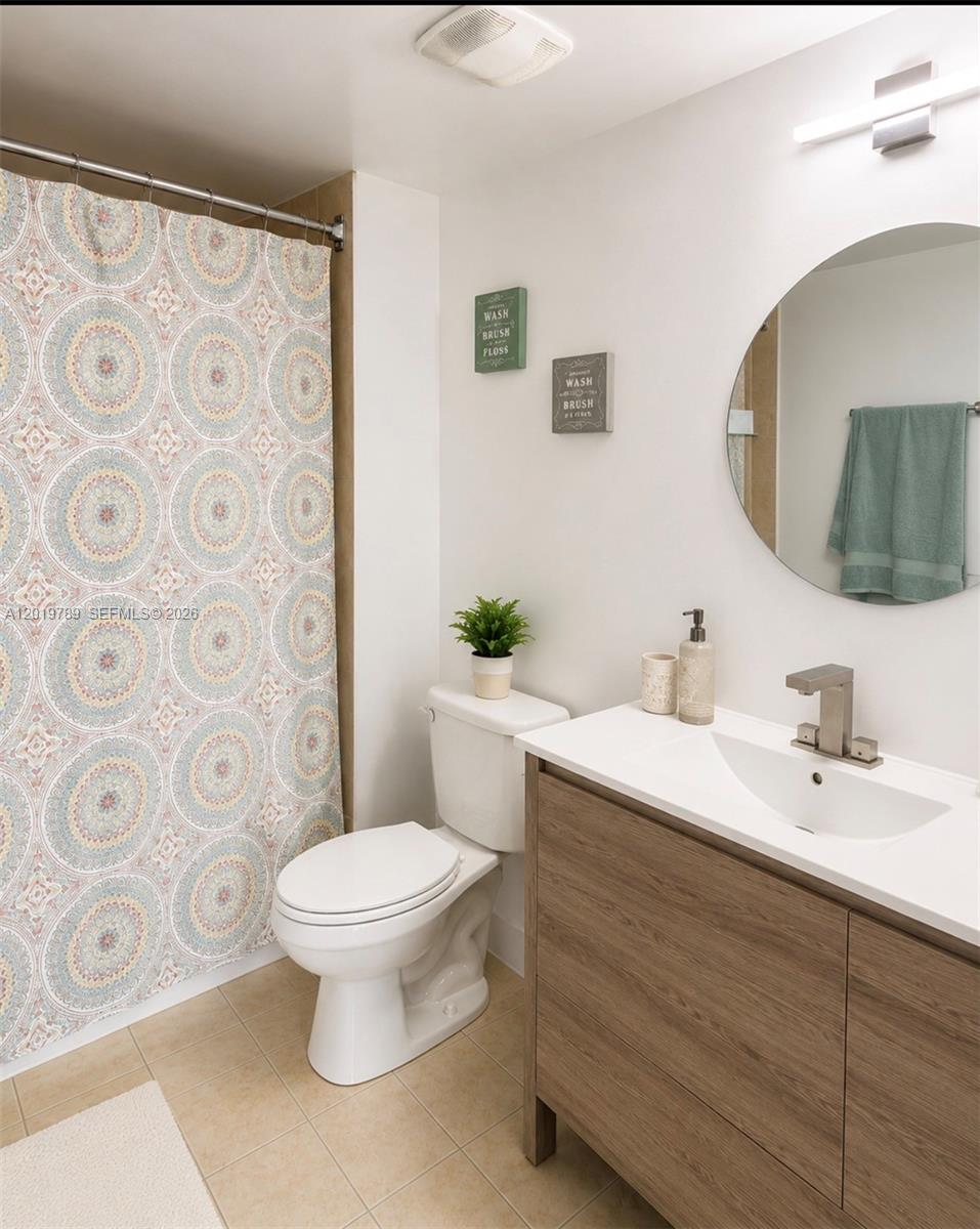 1800 Biscayne Plaza Condo - Residential