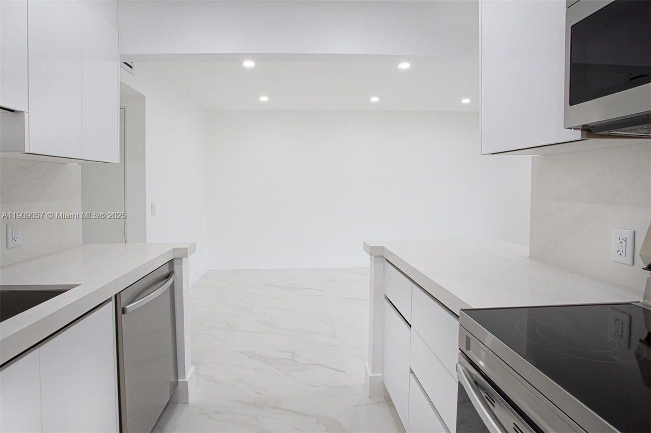 KINGSLEY AT CENTURY VILLA - Residential