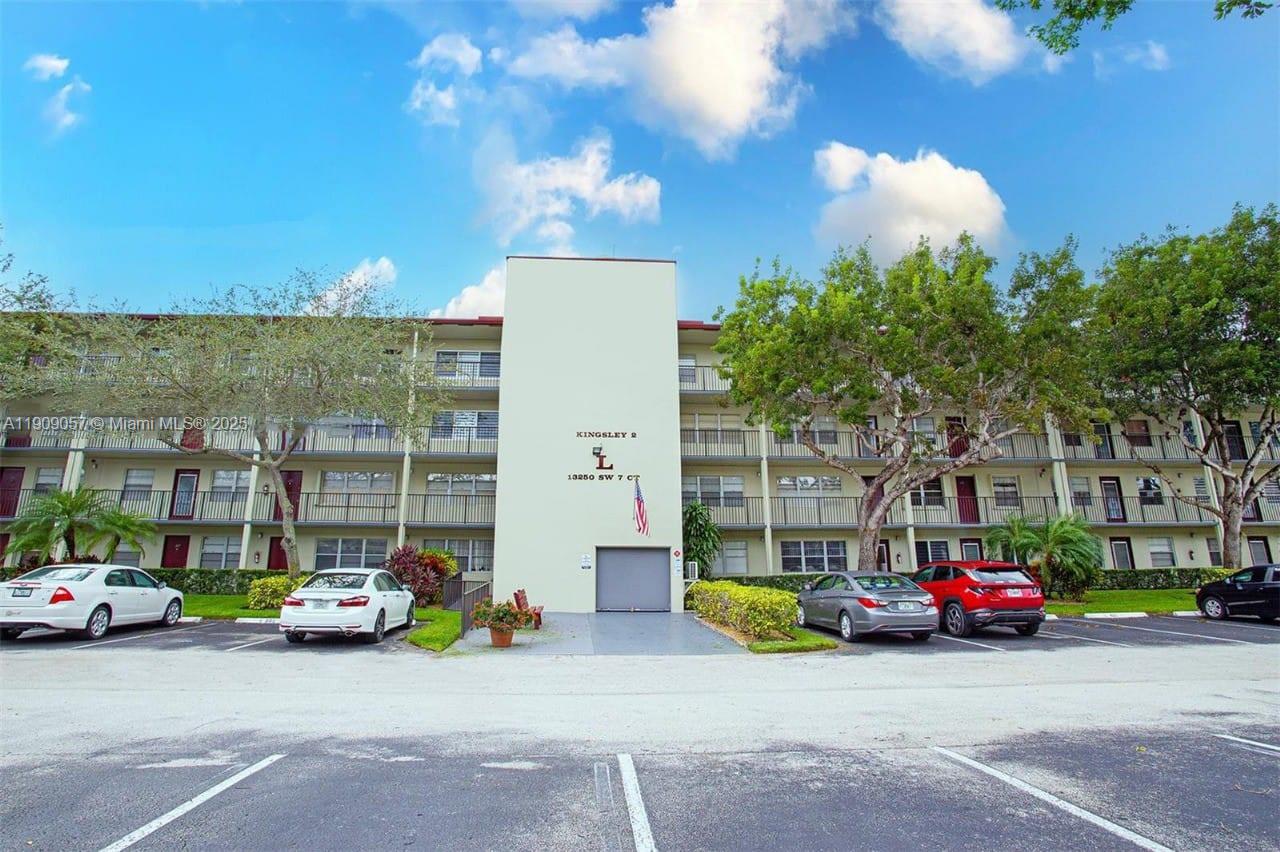 KINGSLEY AT CENTURY VILLA - Residential