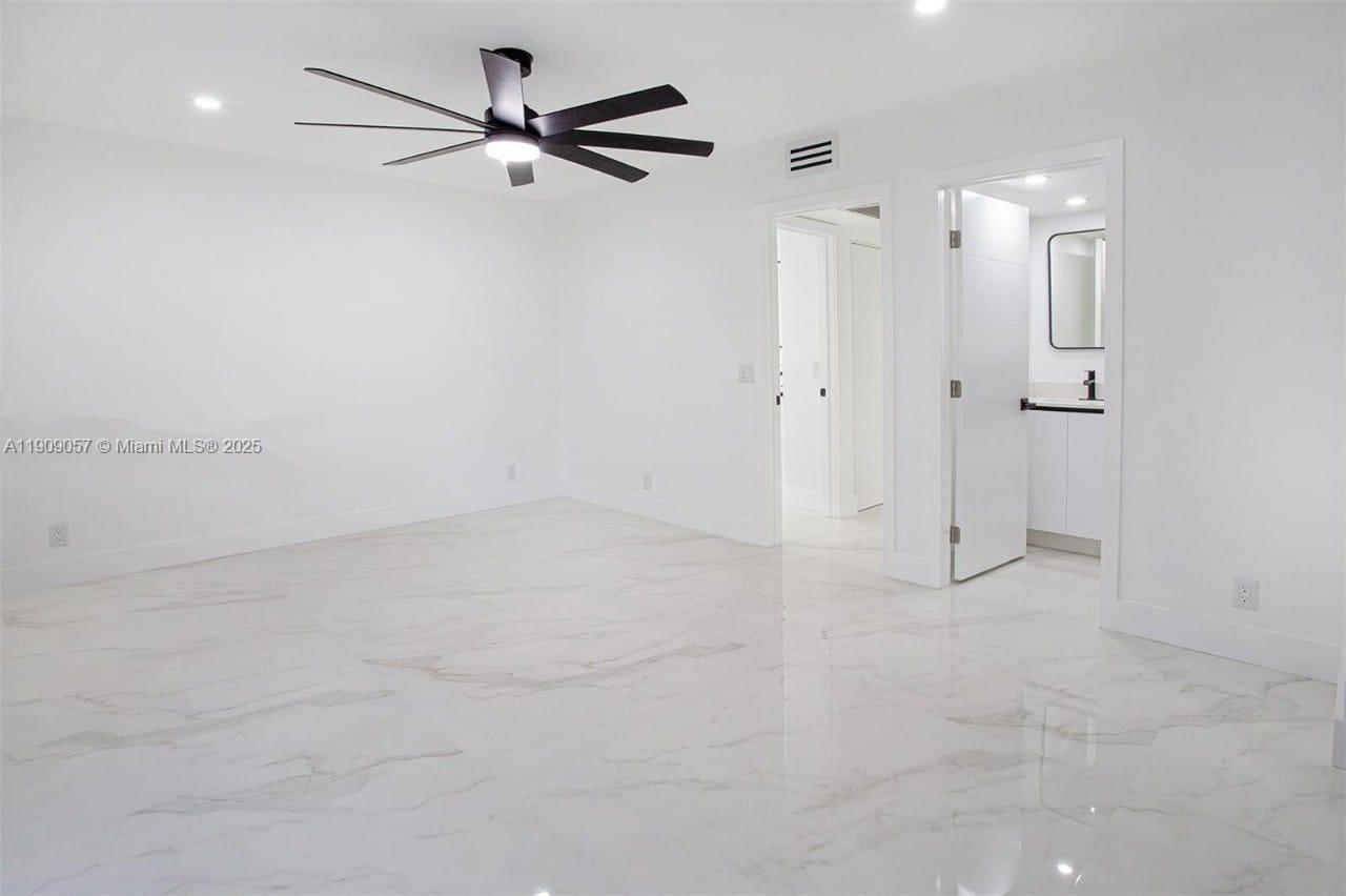 KINGSLEY AT CENTURY VILLA - Residential