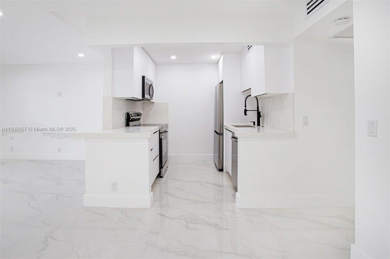 KINGSLEY AT CENTURY VILLA - Residential