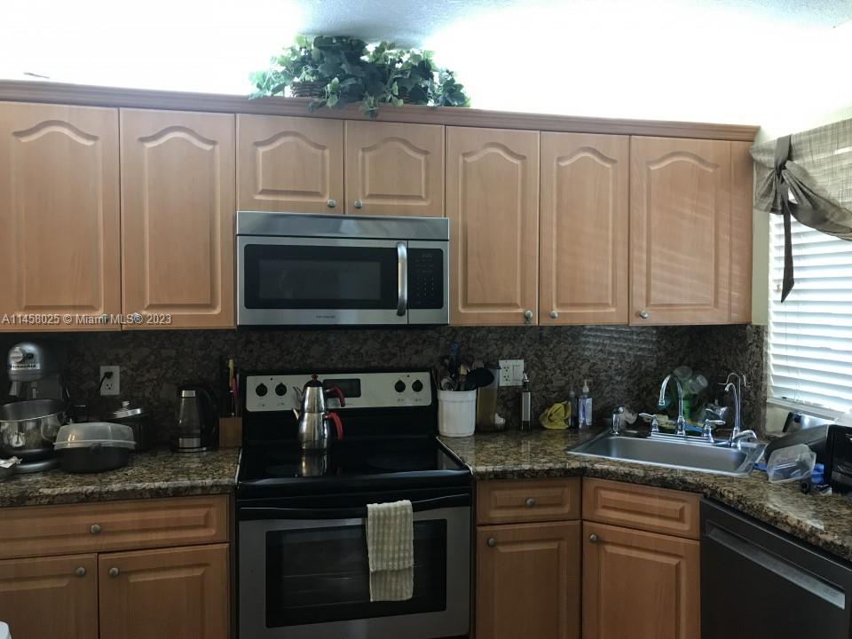 OLIVINE AT THE TOWNSHIP - Residential Lease