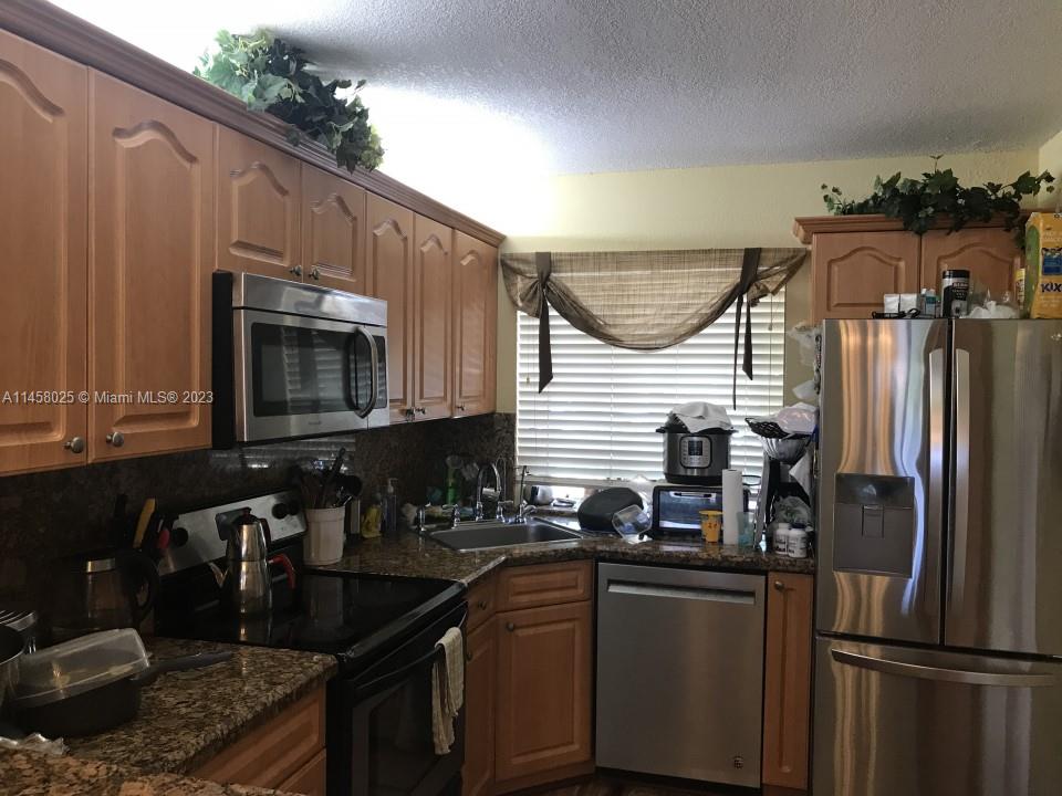 OLIVINE AT THE TOWNSHIP - Residential Lease