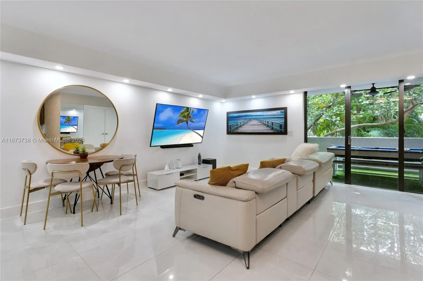 Key Biscayne, Florida 33149, United States, 2 Bedrooms Bedrooms, ,2 BathroomsBathrooms,Residential,Active,80599