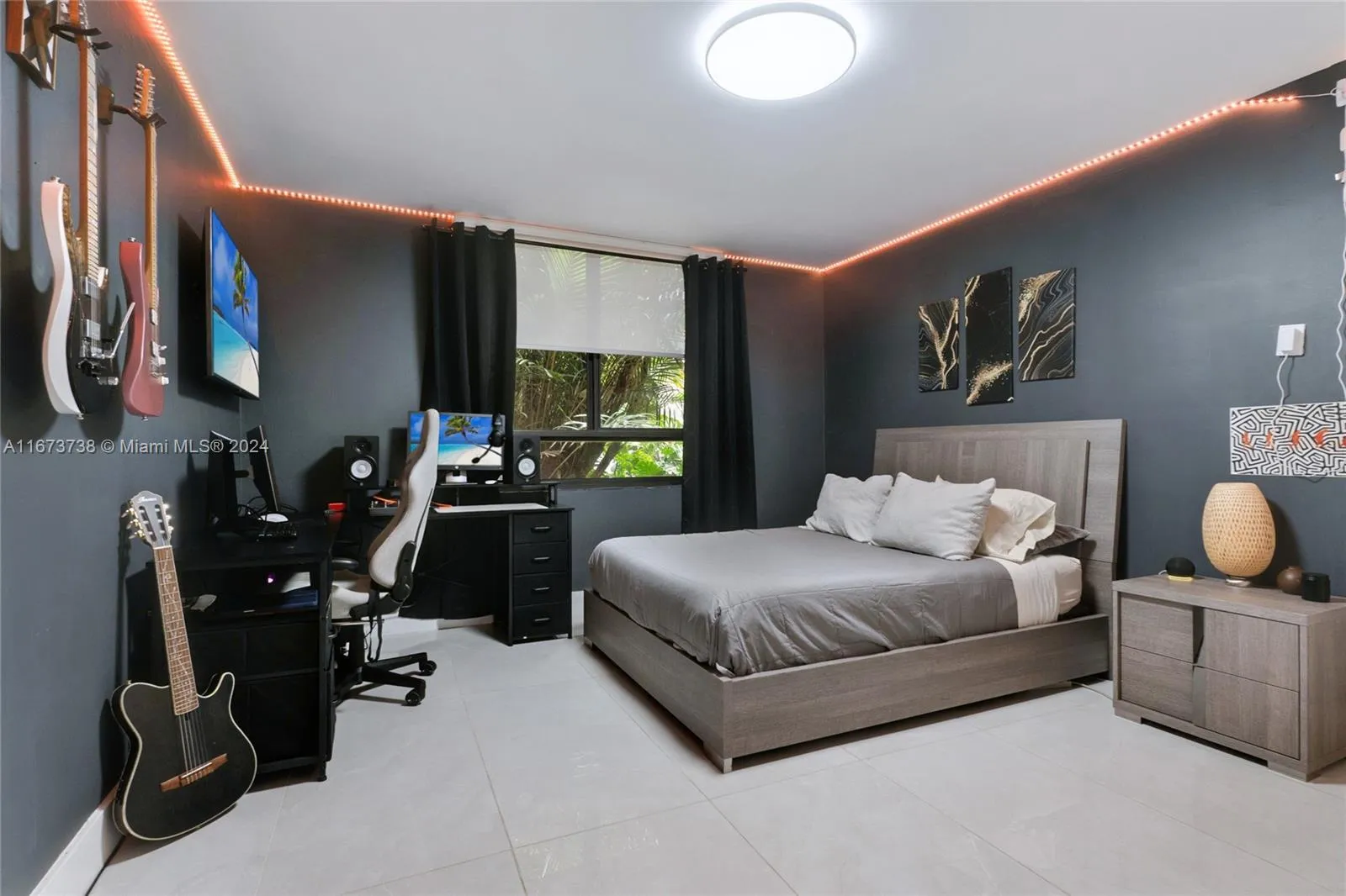 Key Biscayne, Florida 33149, United States, 2 Bedrooms Bedrooms, ,2 BathroomsBathrooms,Residential,Active,80599