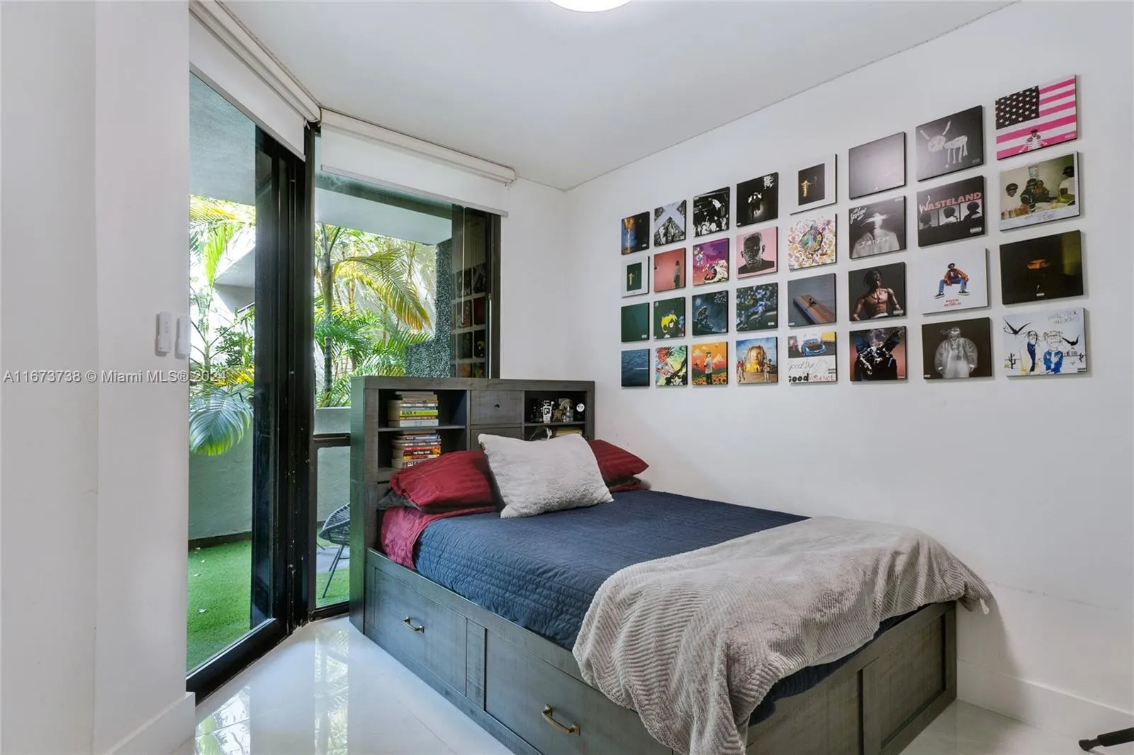 Key Biscayne, Florida 33149, United States, 2 Bedrooms Bedrooms, ,2 BathroomsBathrooms,Residential,Active,80599