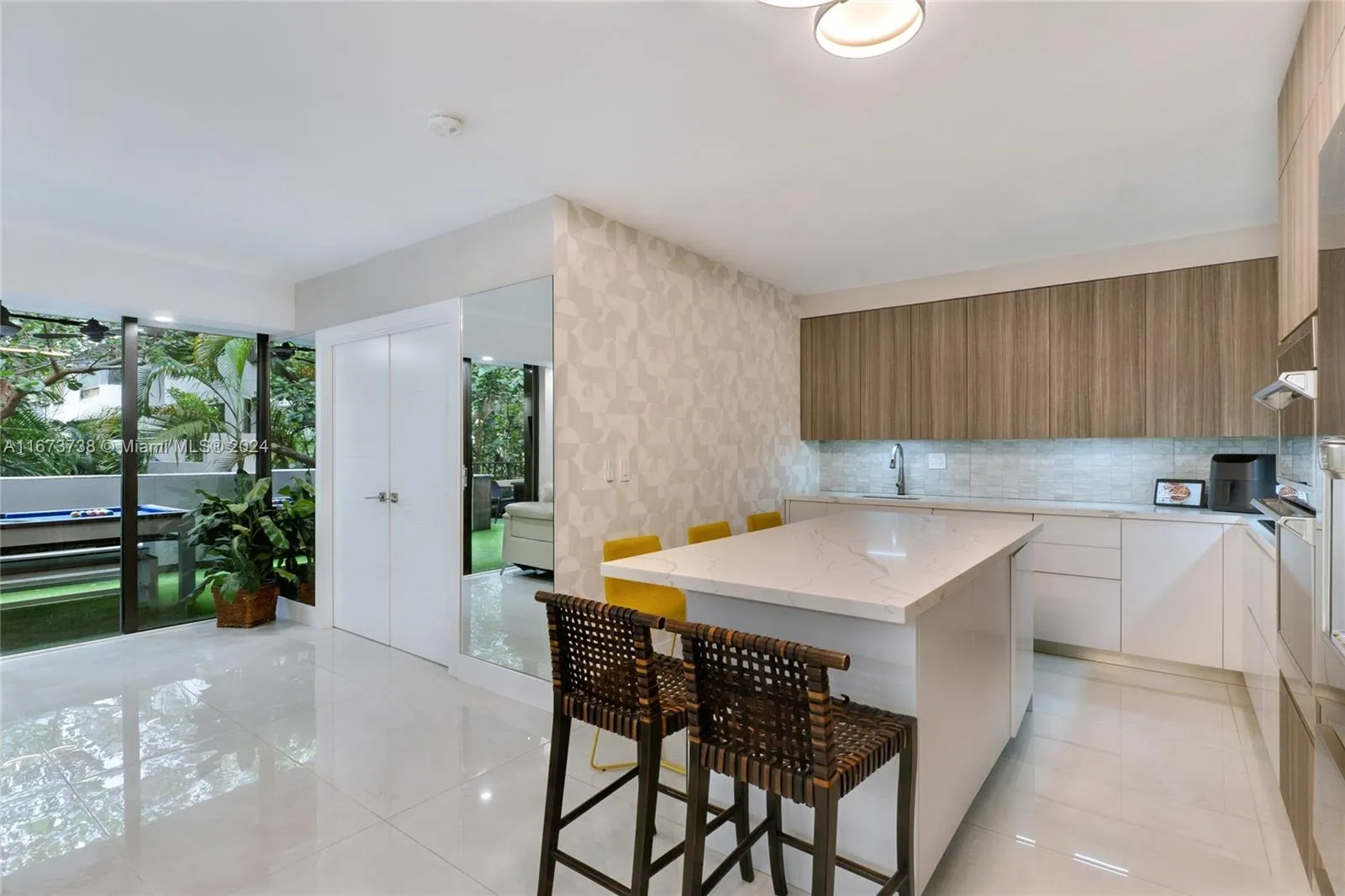 Key Biscayne, Florida 33149, United States, 2 Bedrooms Bedrooms, ,2 BathroomsBathrooms,Residential,Active,80599