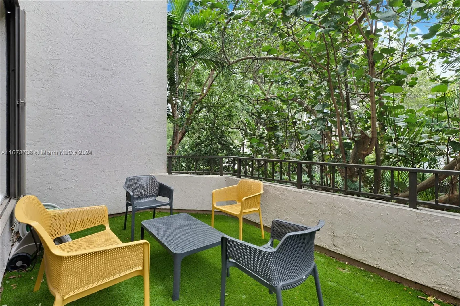 Key Biscayne, Florida 33149, United States, 2 Bedrooms Bedrooms, ,2 BathroomsBathrooms,Residential,Active,80599