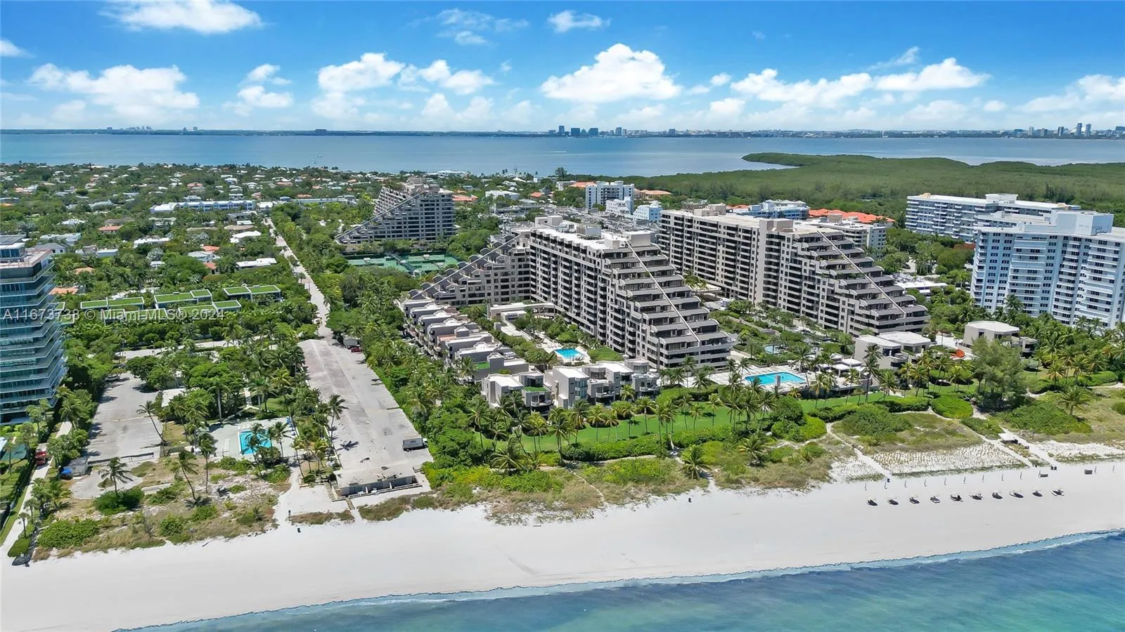 Key Biscayne, Florida 33149, United States, 2 Bedrooms Bedrooms, ,2 BathroomsBathrooms,Residential,Active,80599