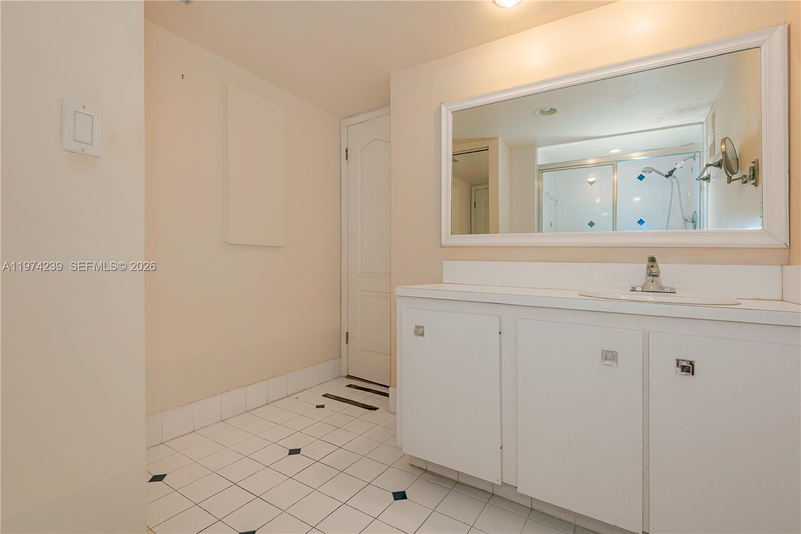 KENDALL GATE CONDO - Residential