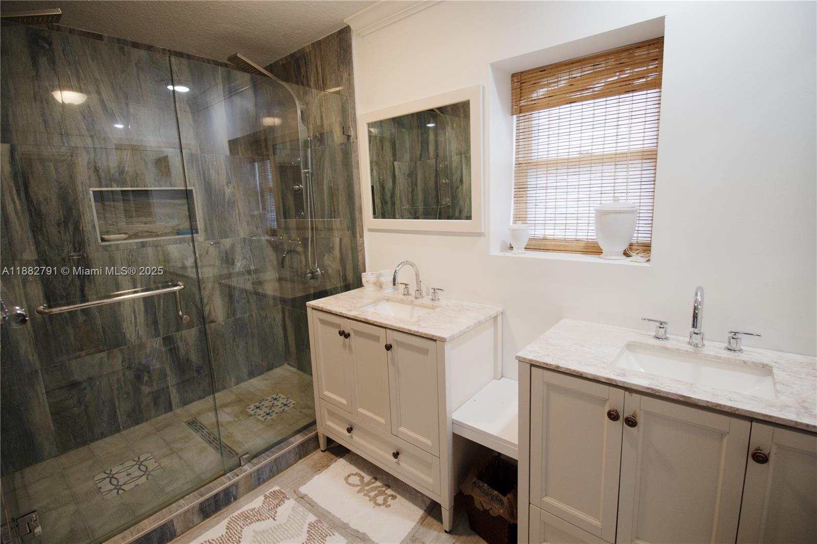 RAMBLEWOOD - Residential Lease