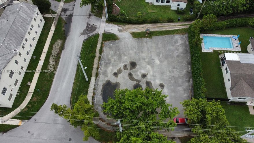 Location, location, location! This sought-after 9,700 SF corner lot near downtown Miami Springs offers unbeatable access to city amenities — just steps from the tennis center, library, top restaurants, facing the canal and more. Fully paved and construction-ready, Approved architectural plans for a stunning 3,300 SF residence, 4 spacious bedrooms, 4 modern bathrooms, 2-car garage, expansive terrace, and private pool
Whether you're looking to build your dream home or invest in a high-demand neighborhood, this property delivers the perfect blend of lifestyle and convenience.