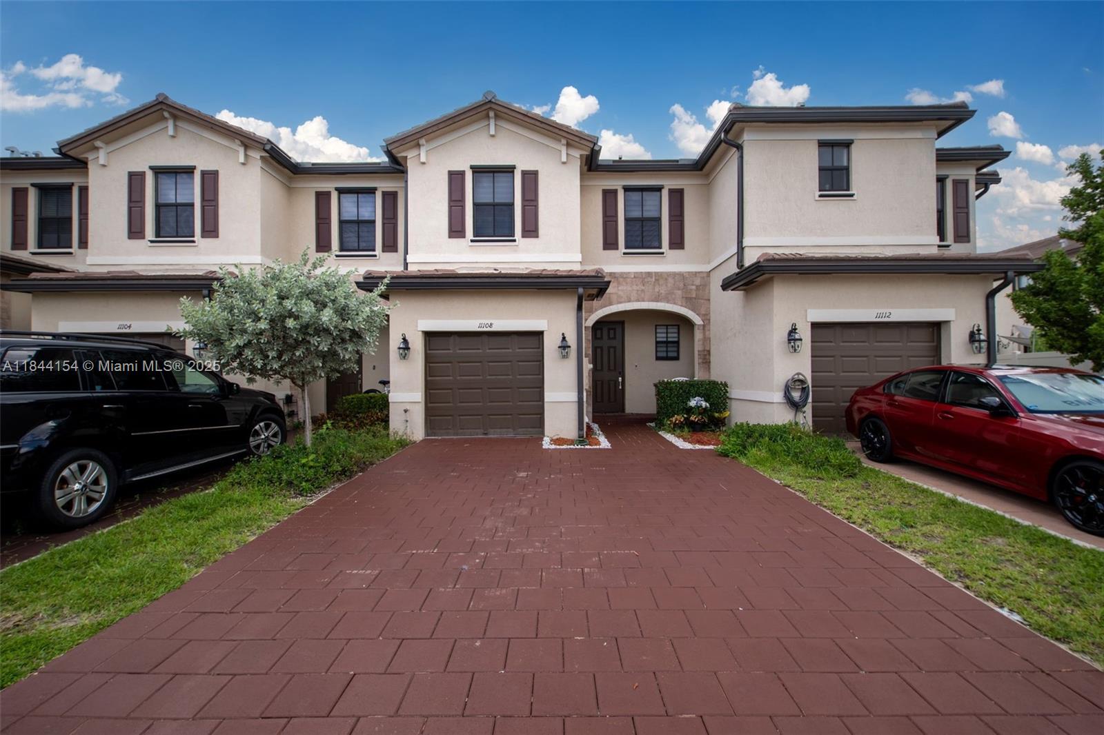 Beautiful tonwhome inside the sought out community of Aquabella in Hialeah Gardens. The Garage was converted into a bedroom to add more space. Parking space in the front and for visitors as well. Tenant pays for water, trash electricity and Internet (all utilities tenants are responsible for)