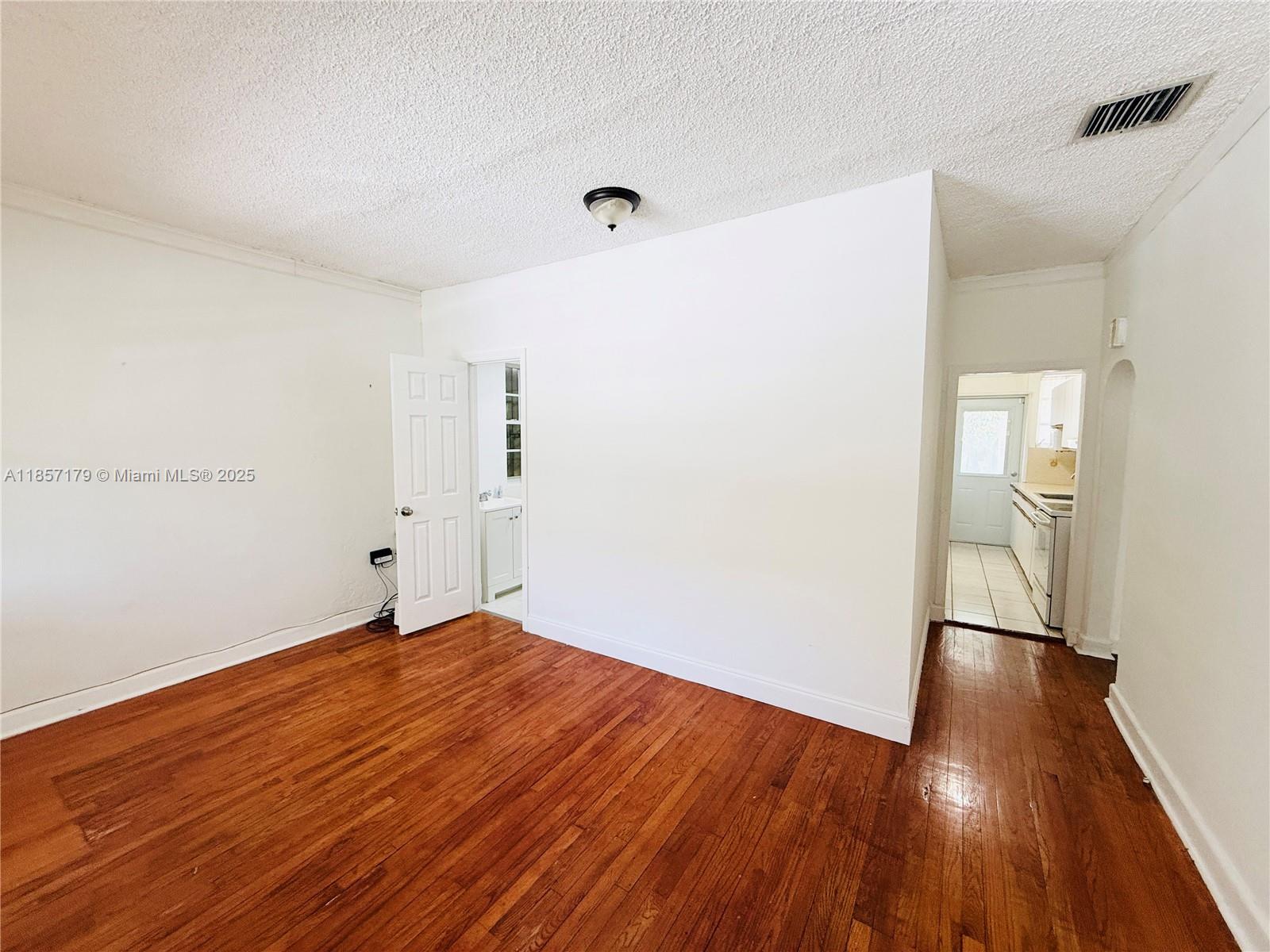 TOWNSITE OF LARKINS - Residential