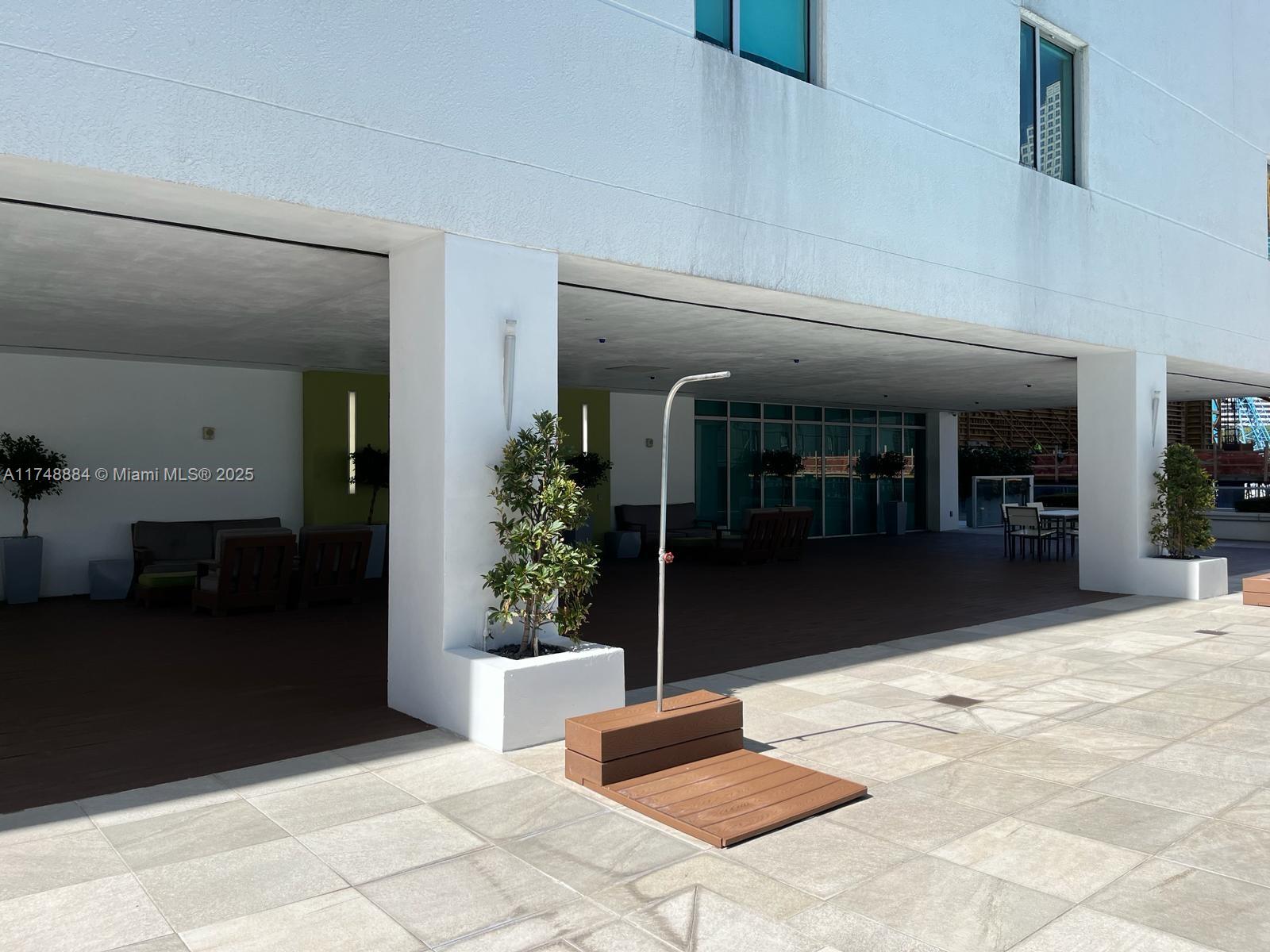 500 BRICKELL WEST CONDO - Residential