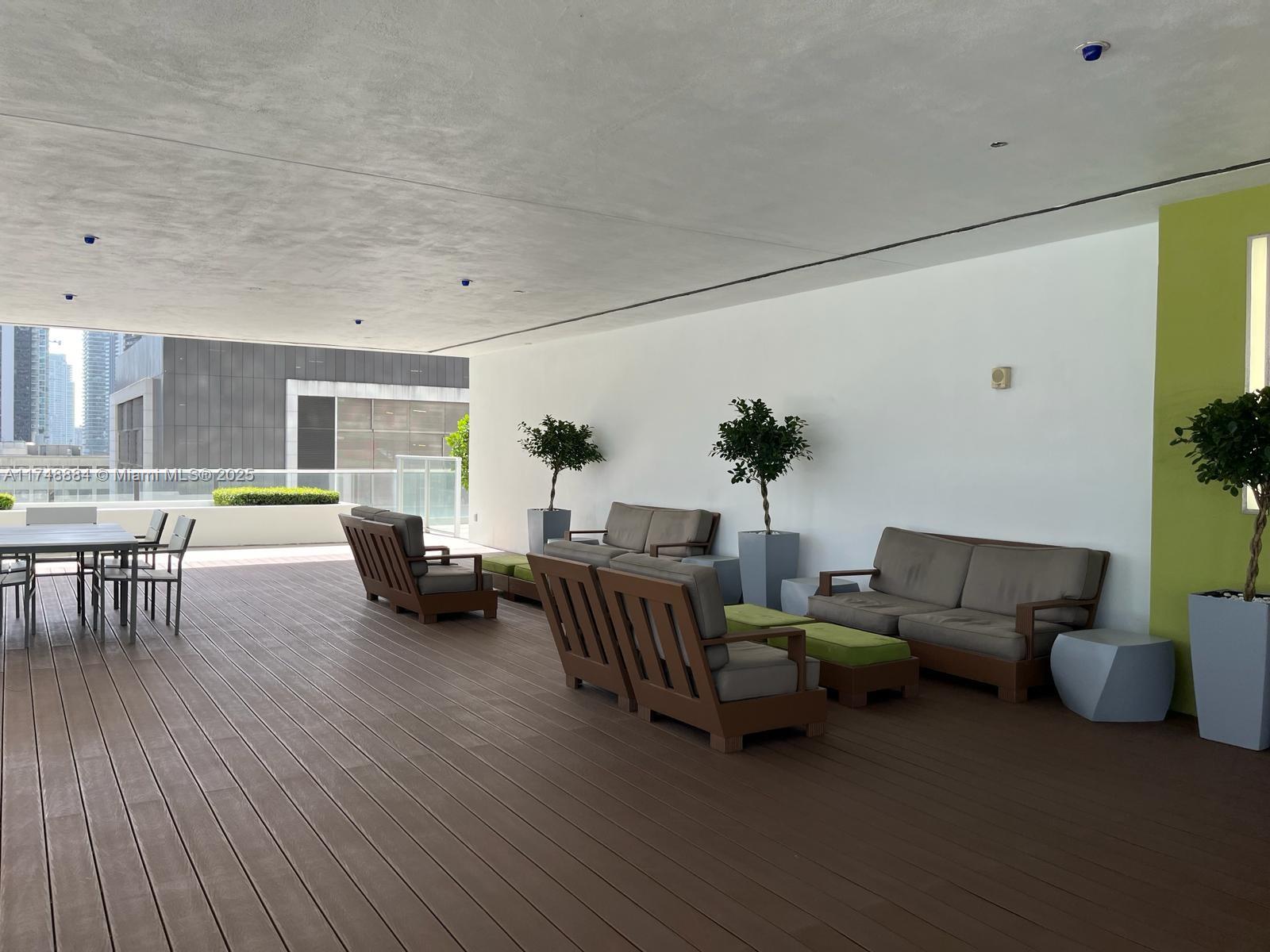 500 BRICKELL WEST CONDO - Residential