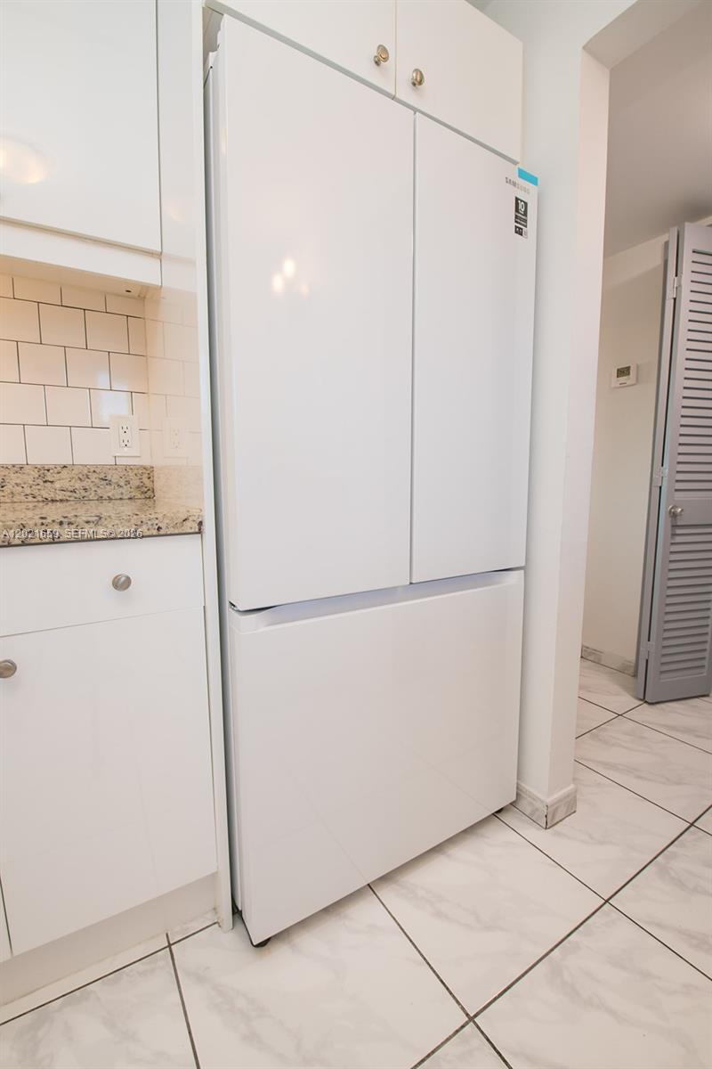 HILLCREST COUNTRY CLUB AP - Residential