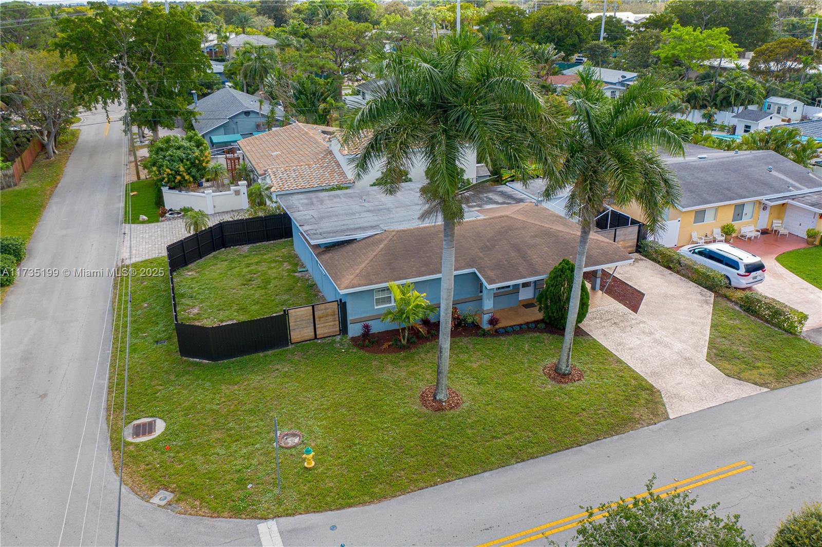 1498 Ne 39th St, Oakland Park, Miami-Dade County, Florida - 4 Bedrooms  
3 Bathrooms - 