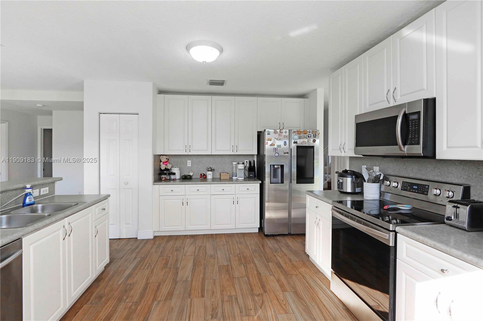 Pelican Bay at Old Cutler - Residential