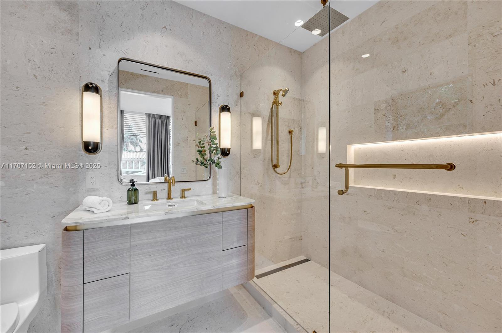 NORTH BAY ISLAND - Residential