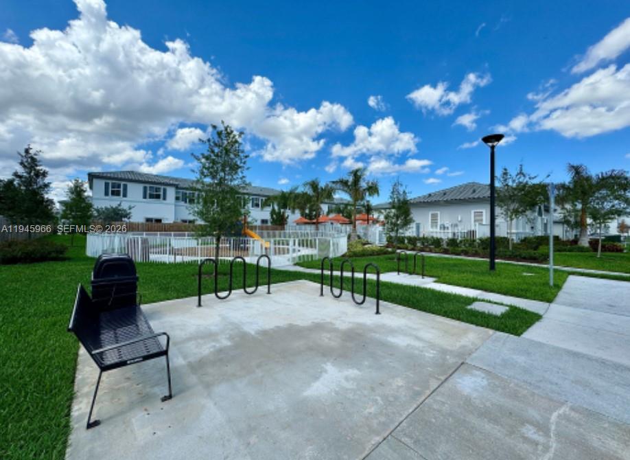 WYNDHAM LAKES PLAZA - Residential