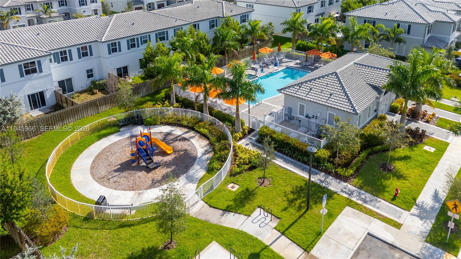 WYNDHAM LAKES PLAZA - Residential