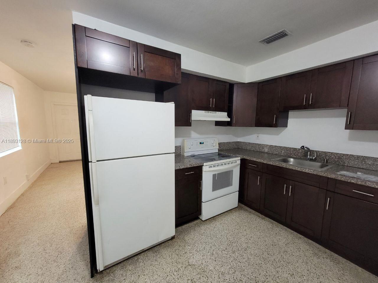 TAMIAMI PINES - Residential Income