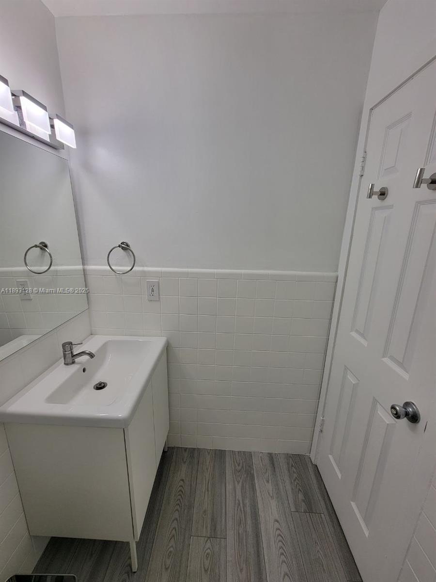 TAMIAMI PINES - Residential Income